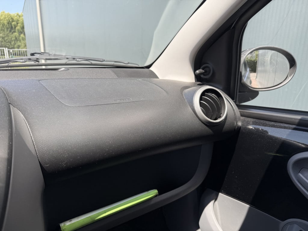 Peugeot 107 1.0-12v xs airco 3-drs