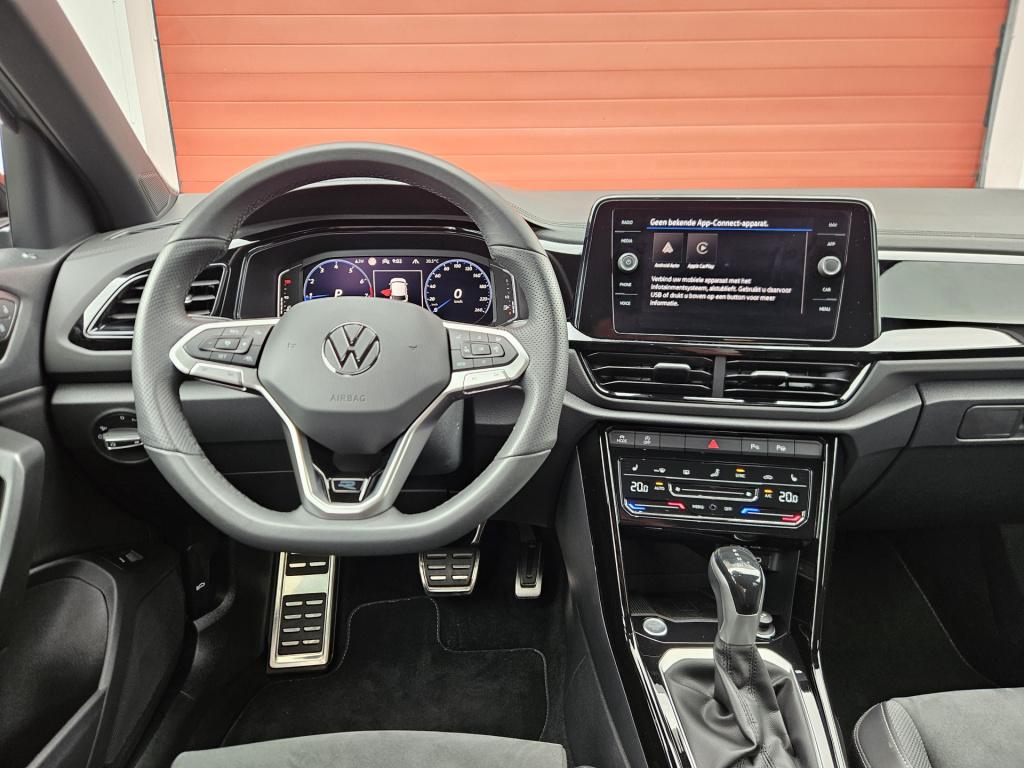 Volkswagen T-roc 1.5 tsi r-line business | acc | trekhaak | keyless