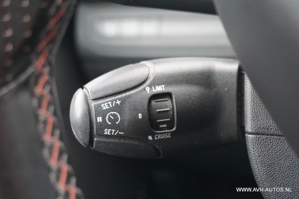 Peugeot 2008 1.2 puretech gt-line automaat