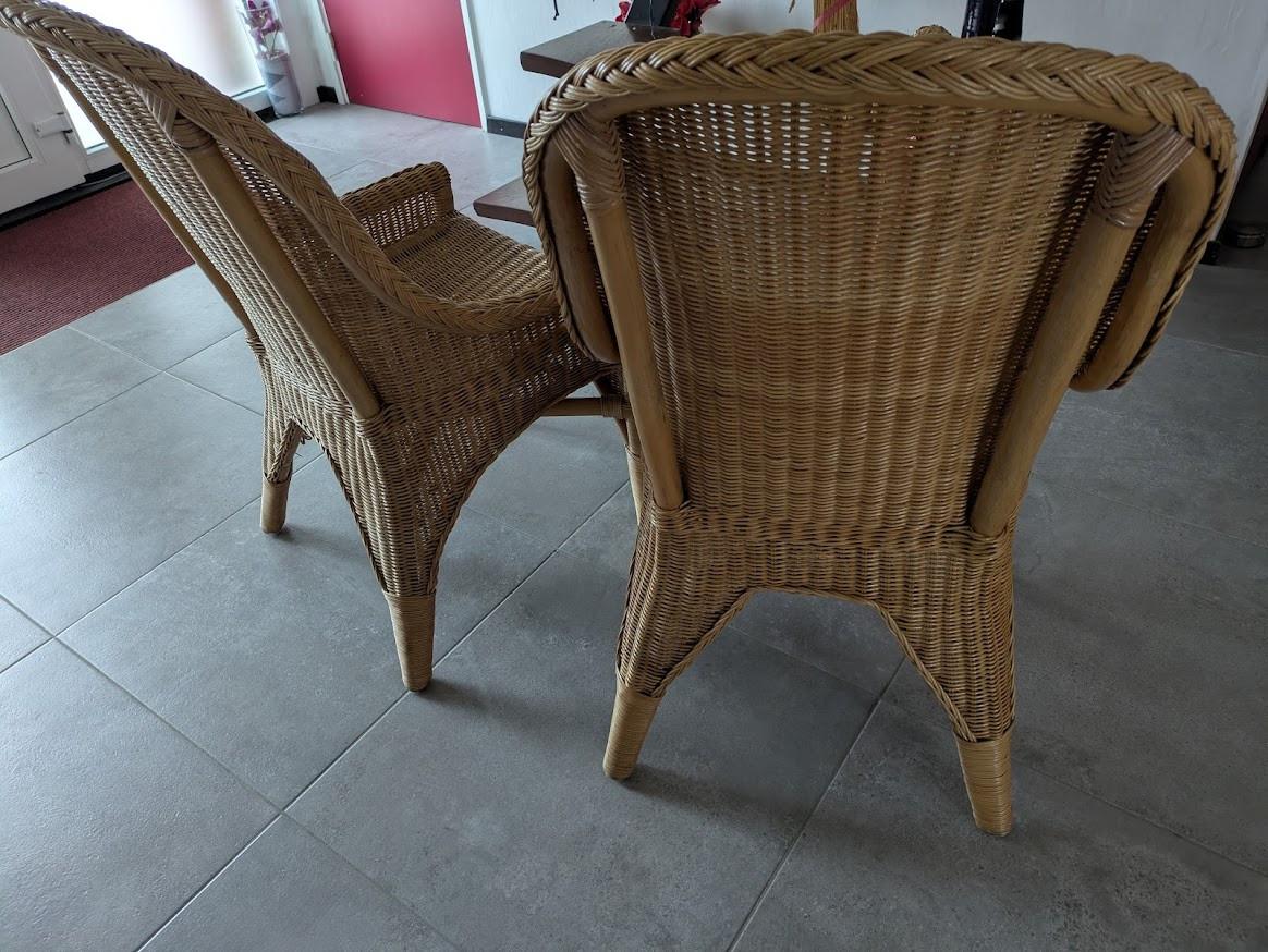 2 eetkamer stoelen