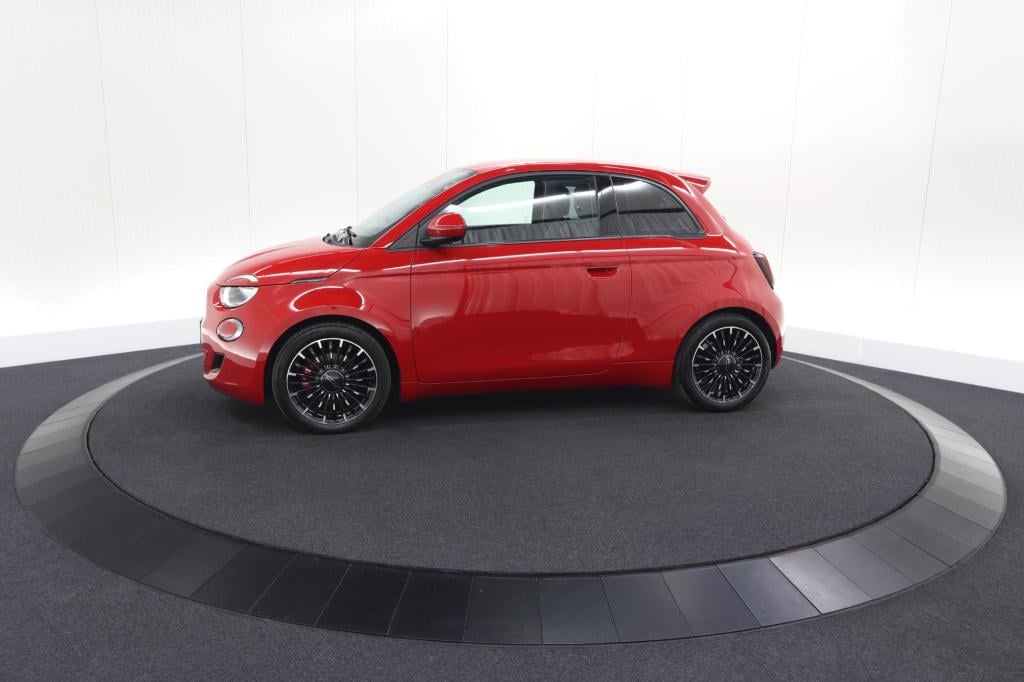 Fiat 500 icon 42 kwh | camera | 17" velgen | keyless start | navigatie | ap