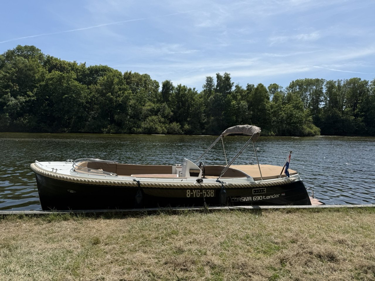 Zeer mooie Corsiva Tender 690  incl. trailer en ligplaats