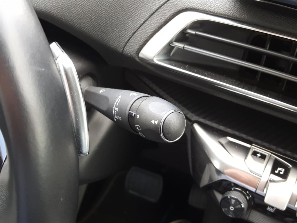 Peugeot 3008 1.6 plug-in hybrid 225pk allure pack business automaat navigat