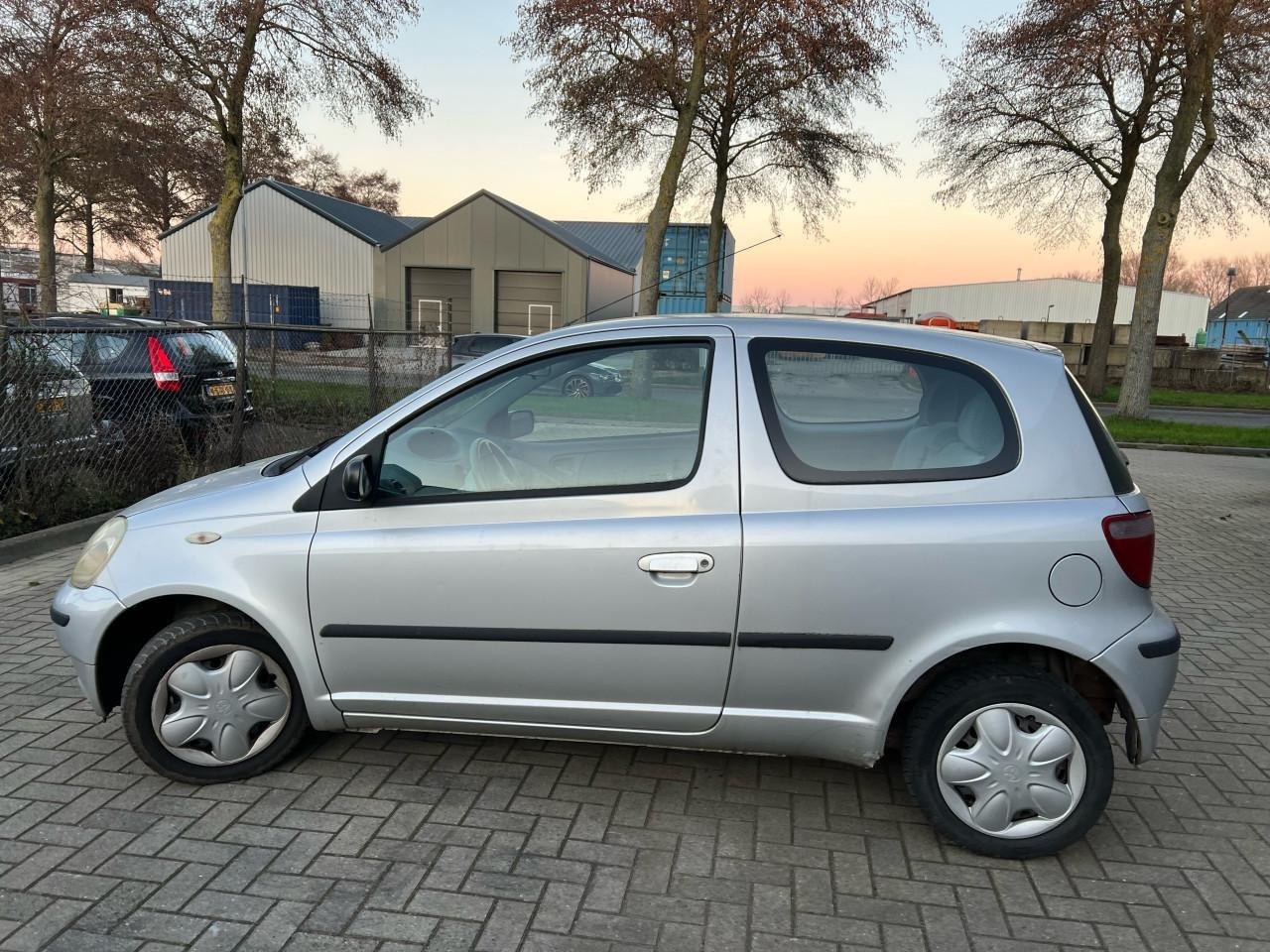 Toyota Yaris 1.0-16V VVT-i Sol Jaar Apk