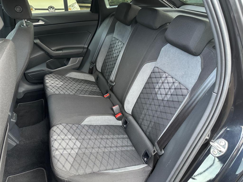 Volkswagen Taigo 1.5 tsi 150pk dsg r-line | trekhaak | iq light | camera | 