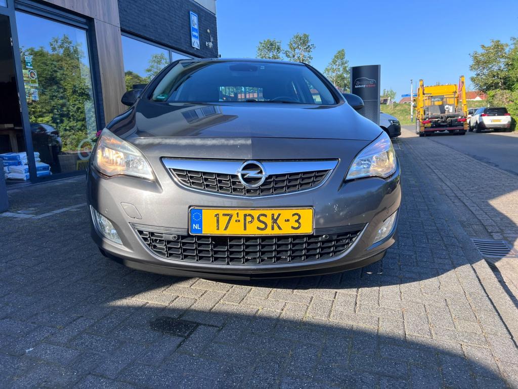Opel Astra 1.4 turbo edition