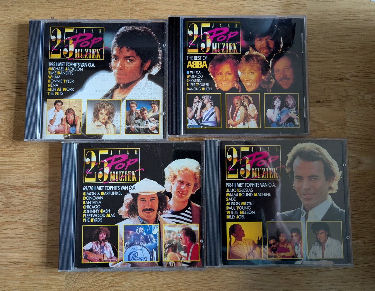 Doos met meer dan 80 cd's