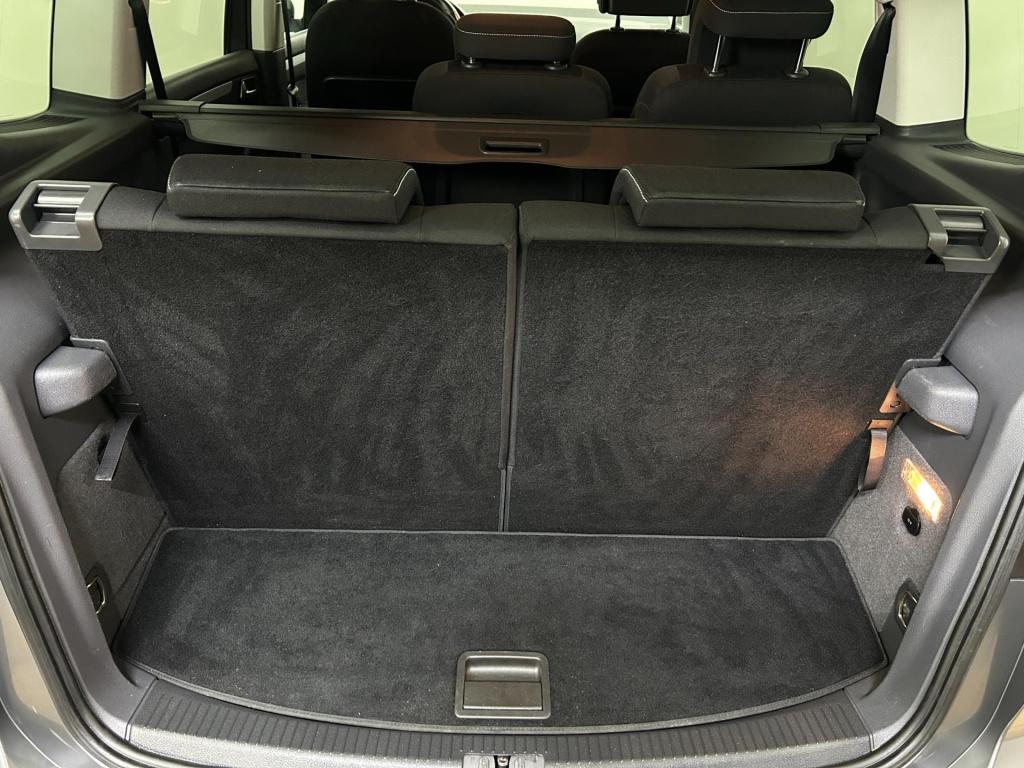 Volkswagen Touran occasion 1.2 tsi highline bluemotion 7p. | grijs | tweede