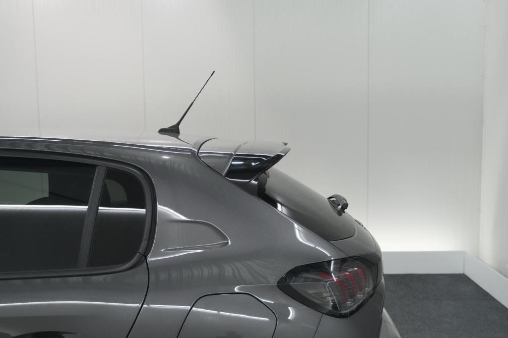 Peugeot 208 puretech 100 eat8 allure pack | camera | apple carplay | parkee