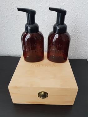 DoTerra 2 x dispenser 1 x houten opbergdoos