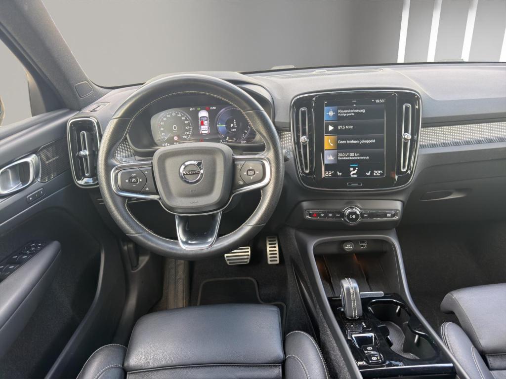 Volvo XC40 1.5 t4 recharge r-design h&k camera acc blis