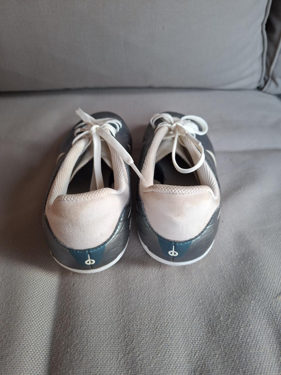 Voetbalschoenen maat 36.5