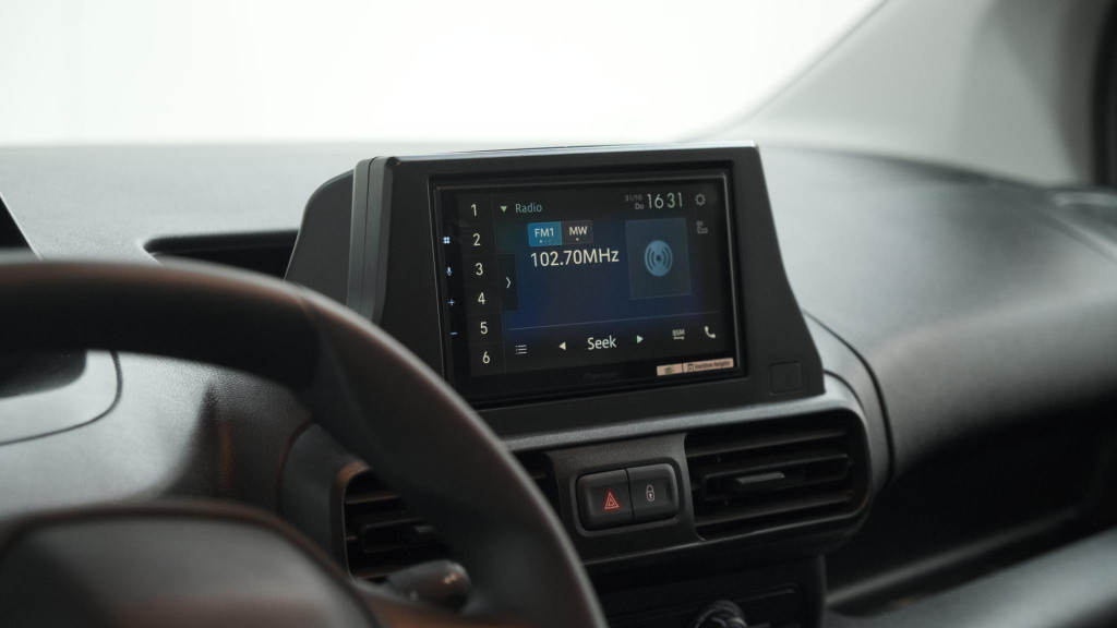Peugeot Partner 1.5 bluehdi 100 s&s l1 | trekhaak | camera | apple carplay 
