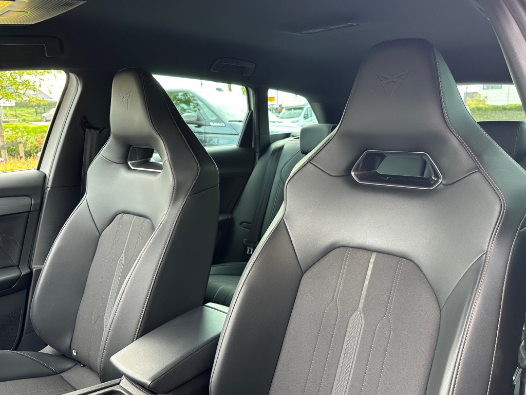 Cupra Leon Sportstourer 1.4 e-hybrid | led | 18 inch | extra getint glas | 