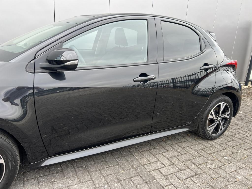 Toyota Yaris 1.5 hyb. 115 dynam | parkeersensoren | stoel+ stuur verwarming