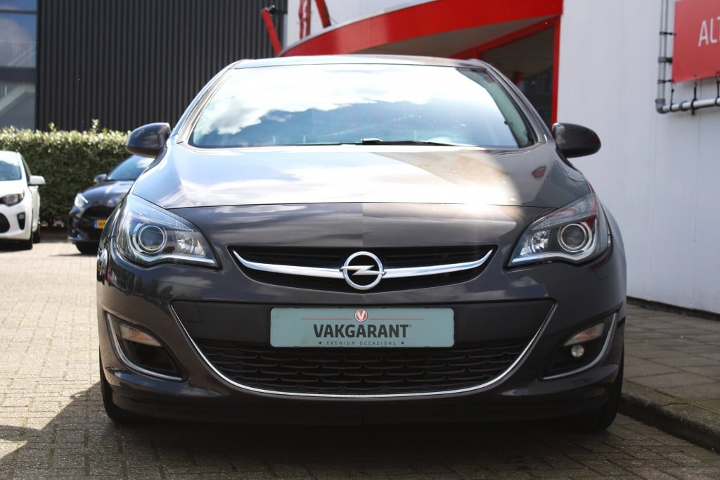Opel Astra 1.4 turbo sport +