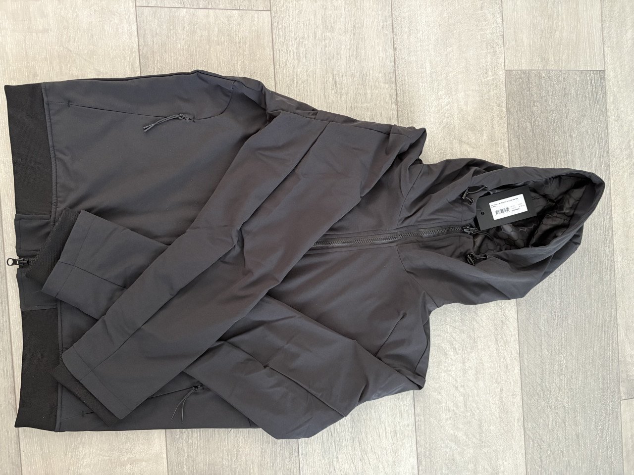 Balr jas Nieuw met prijskaartje.