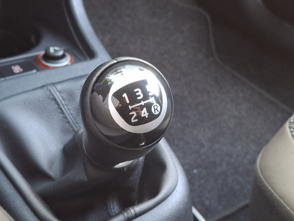 Volkswagen UP! 1.0 high up! bluemotion 5-deurs | stoelverwarming | navi | b