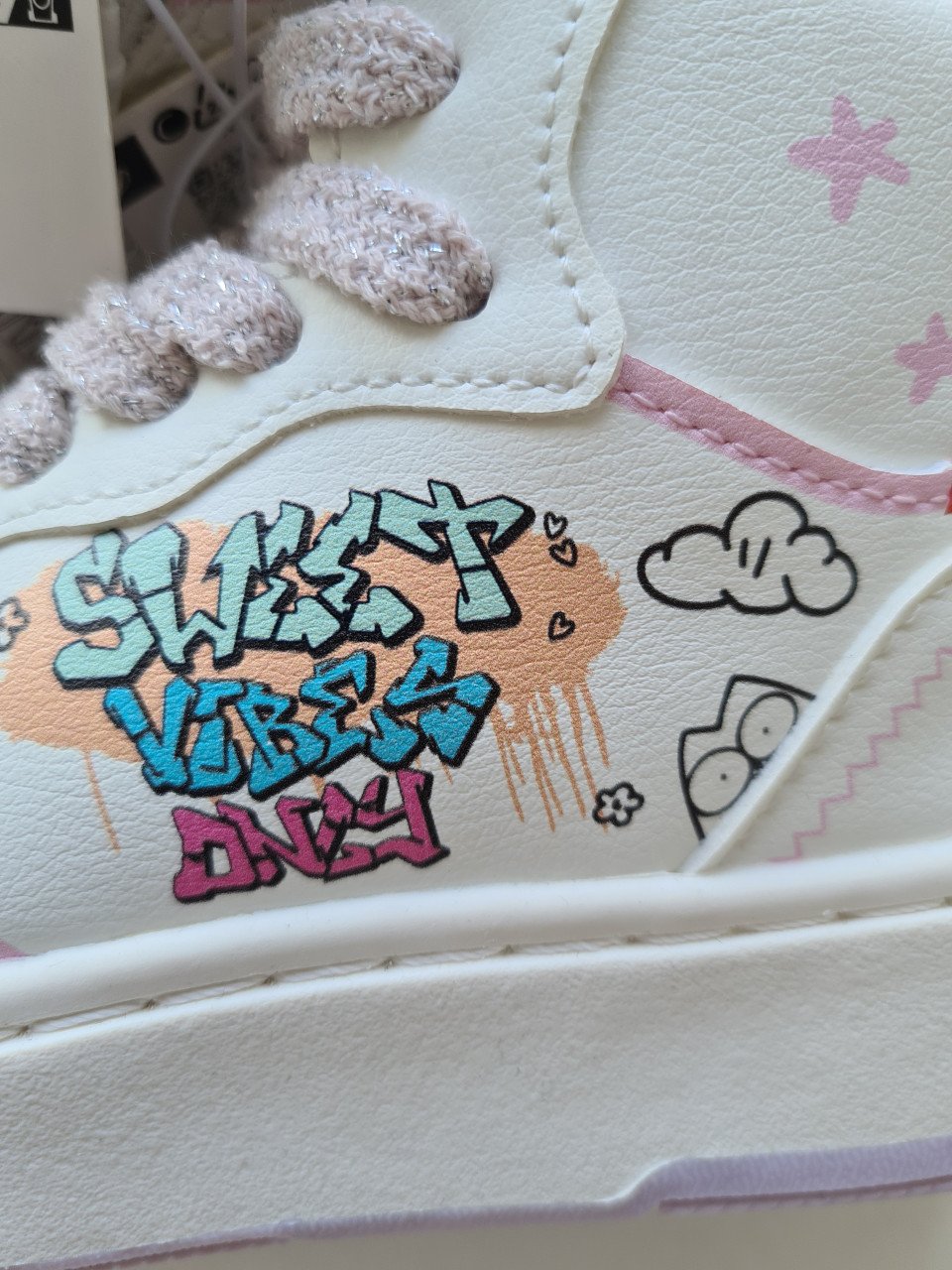Nieuwe witte veter / rits half hoge sneakers met opdruk Zara  Maat 32