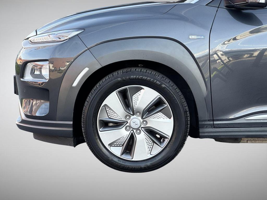 Hyundai Kona ev premium 64 kwh soh 97%, 3-fase lader nl-auto!
