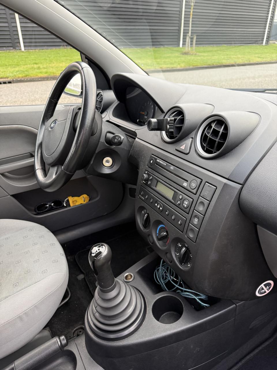 Ford Fiësta 1.3 8V 5 deurs 2002 Blauw