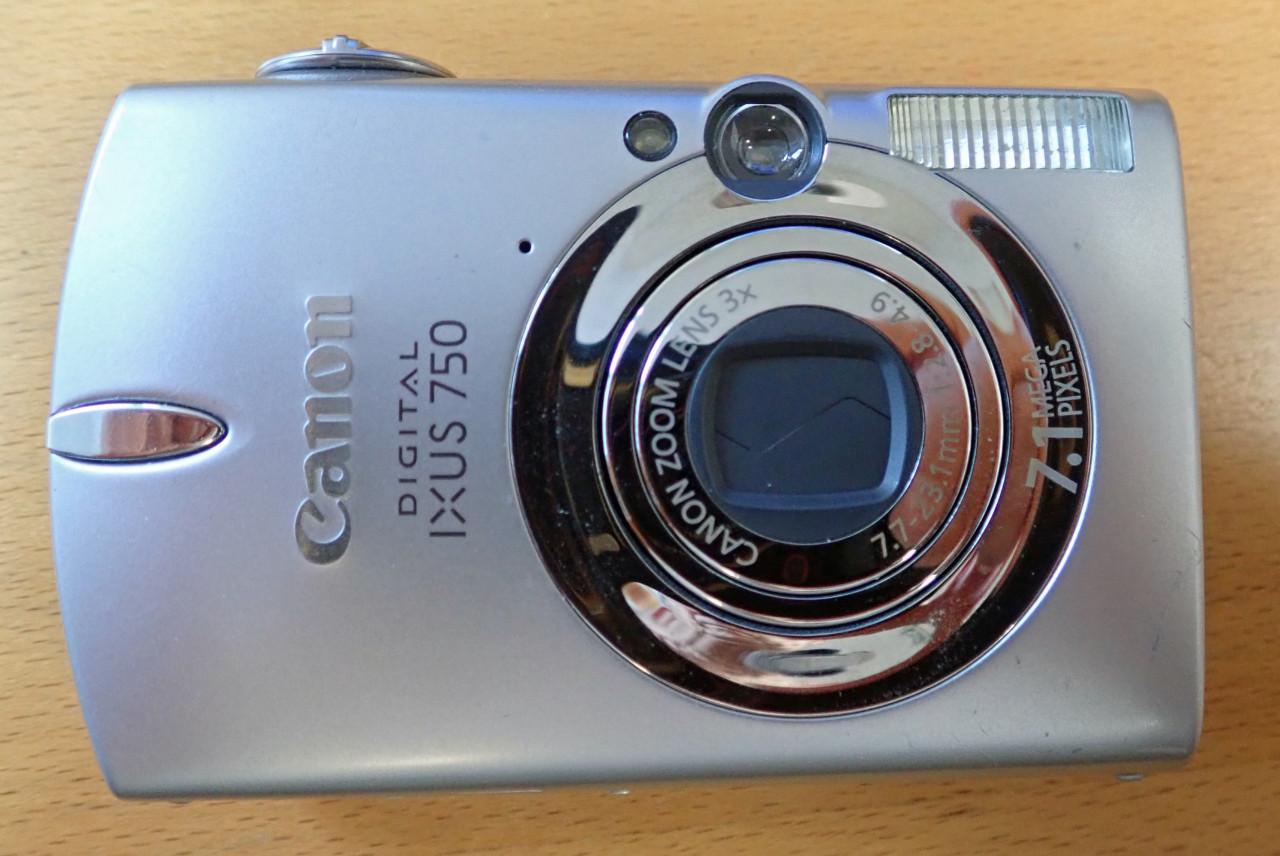 CANON Digital IXUS 750 plus WP-DC80