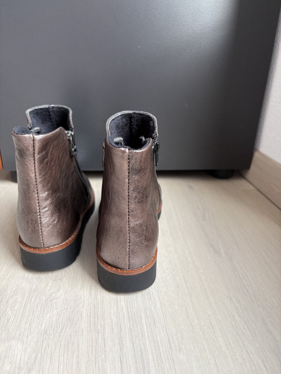 Boots maat 38.