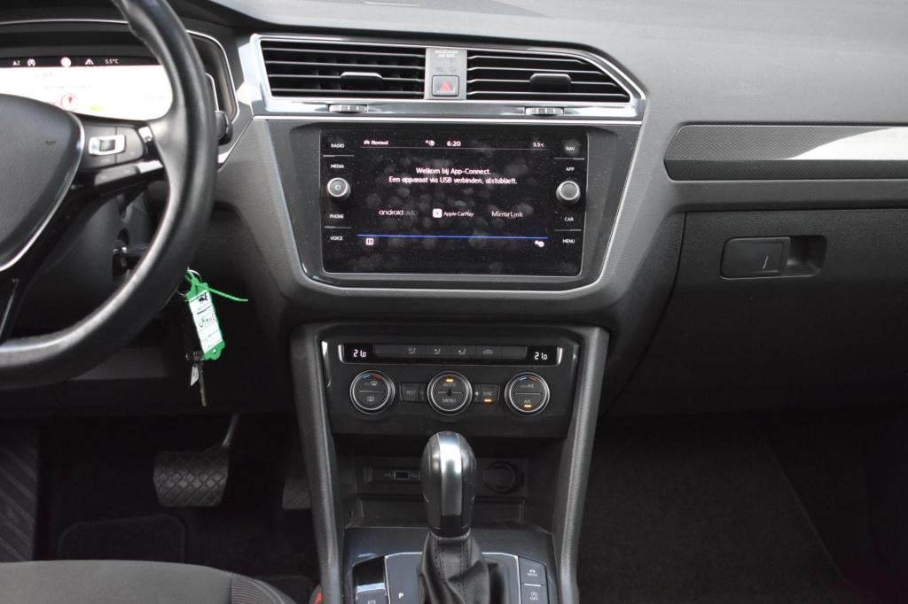 Volkswagen Tiguan 1.5 tsi act r-line | trekhaak | nap | apple carplay | and