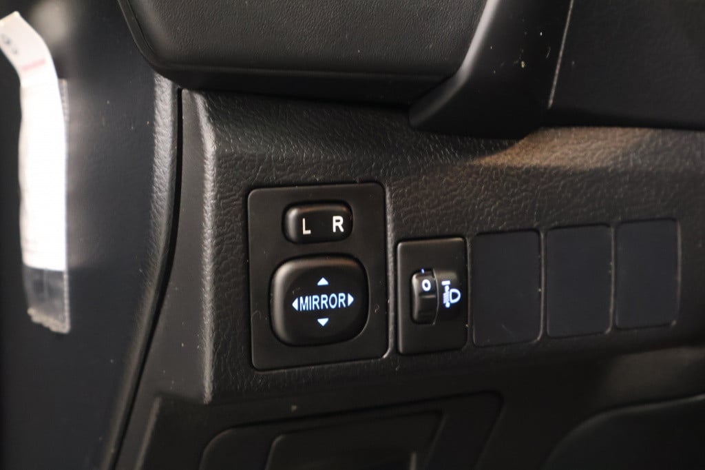 Toyota Auris 1.8 hybrid lease