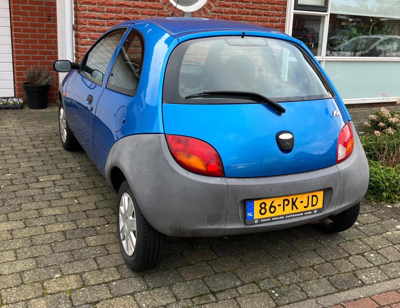 Ford Ka Blauw, juli 2004