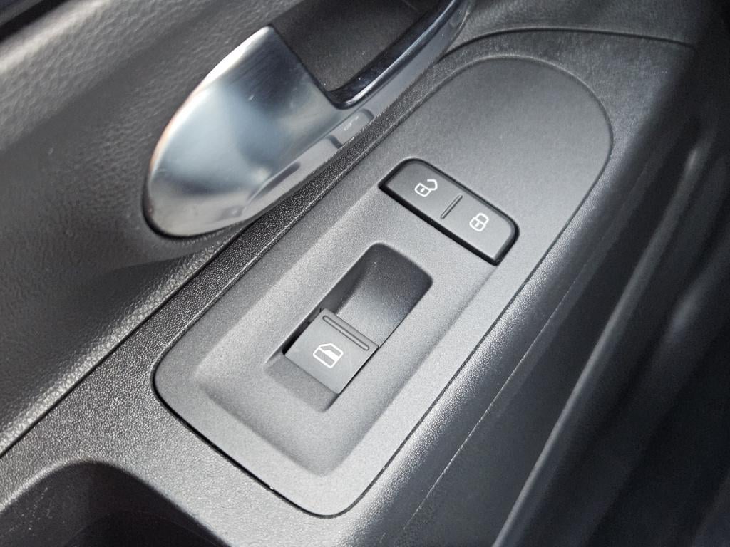 Volkswagen UP! 1.0 move | radio | navi | rijklaar inclusief 1 jaar bovag ga