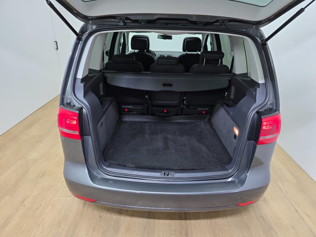 Volkswagen Touran occasion 1.4 tsi 5 persoons met panoramadak en grote koff