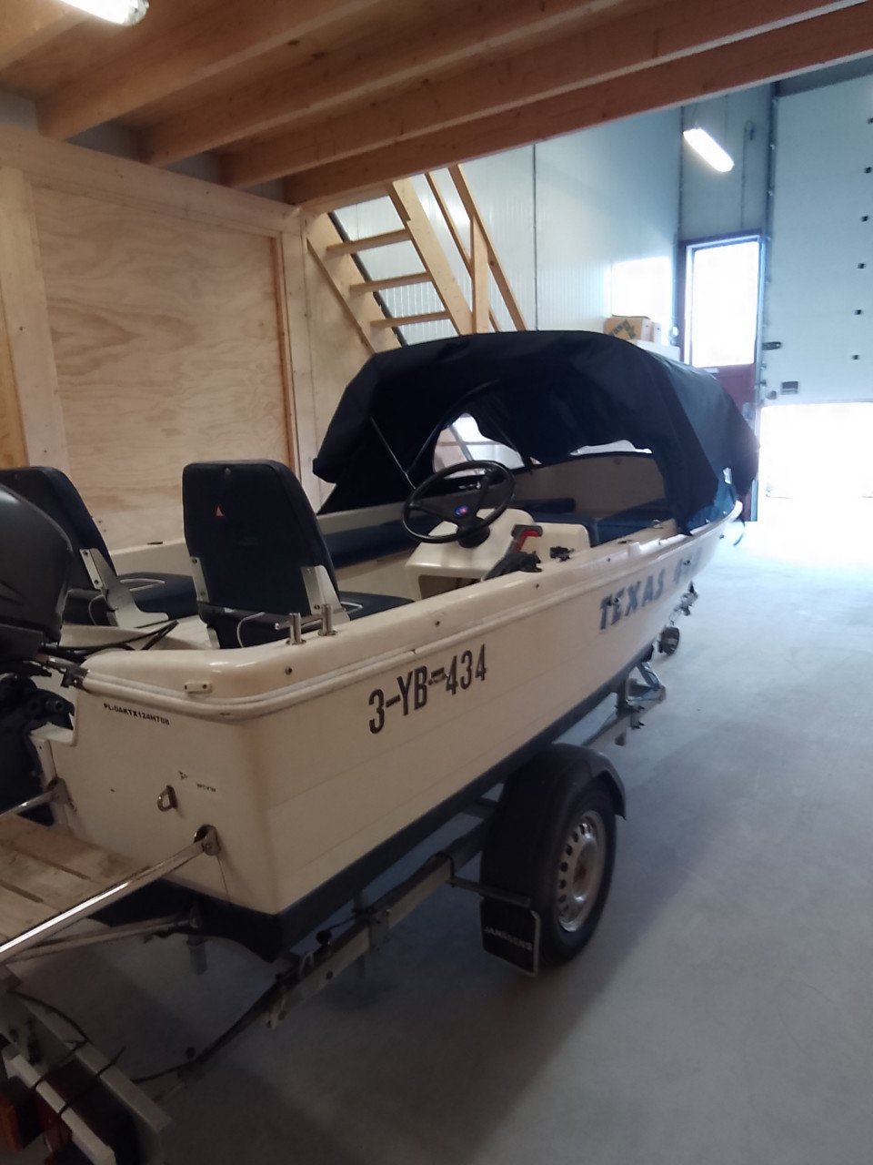 Toer visboot 25 pk elek abrio kap trailer