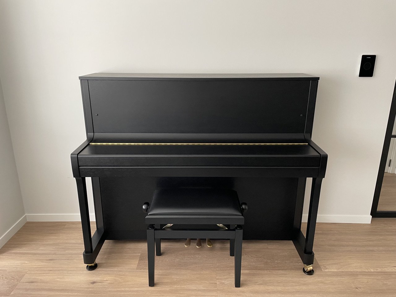 Piano Kawai E300 | matzwart | 4 jaar oud | Piano Life Saver Systeem