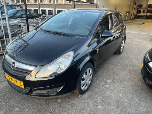 Opel Corsa 2010 5DRS 1.2 Lekke Koppakking €700 vaste prijs!