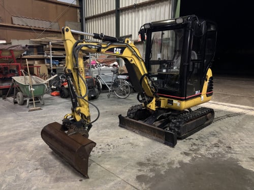 Cat 301.8 minikraan zeer netjes