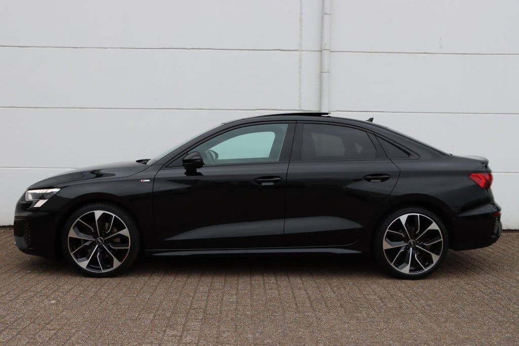 Audi A3 limousine 35 tfsi s edition 150pk s-tronic