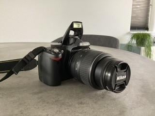 Nikon D3000 spiegelreflexcamera met 18-55 lens