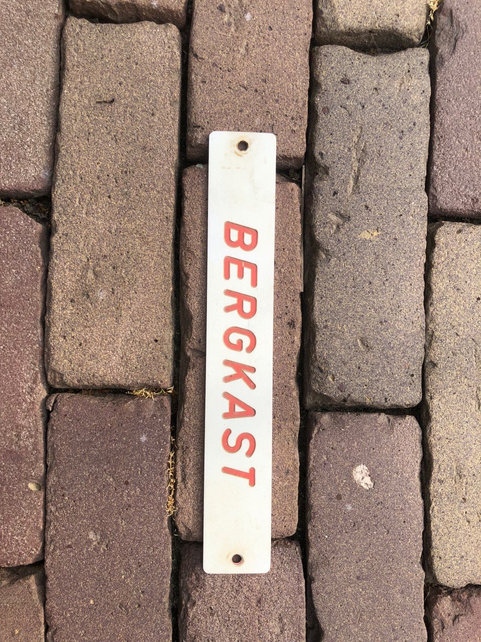 Naamplaatje Bergkast.