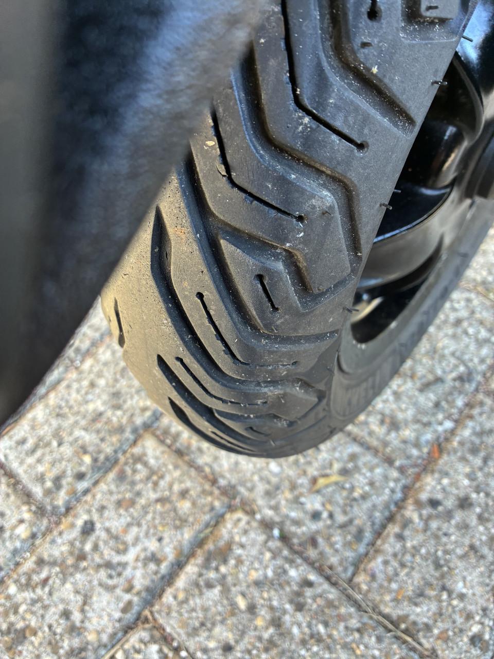MOOIE PIAGGIO ZIP 4 TAKT 2V SNOR SCOOTER BOUWJAAR 2017