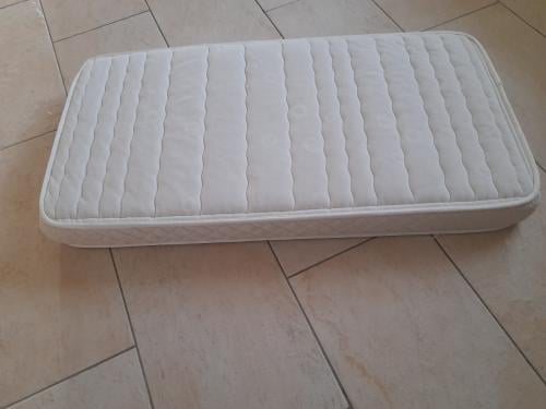 Diverse matrasjes (in goede nette schone staat )