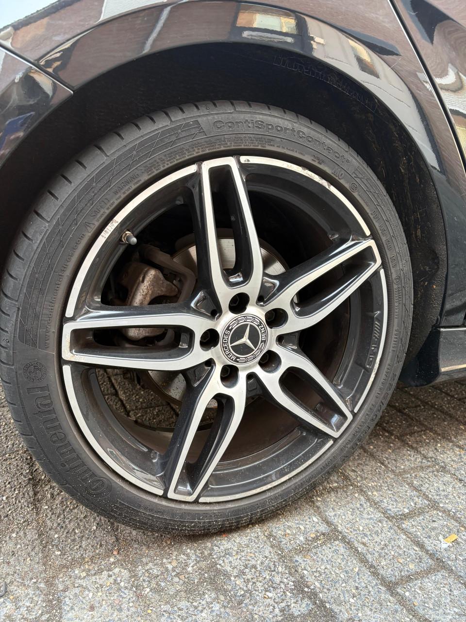Originele Mercedes velgen + continental banden 18 inch