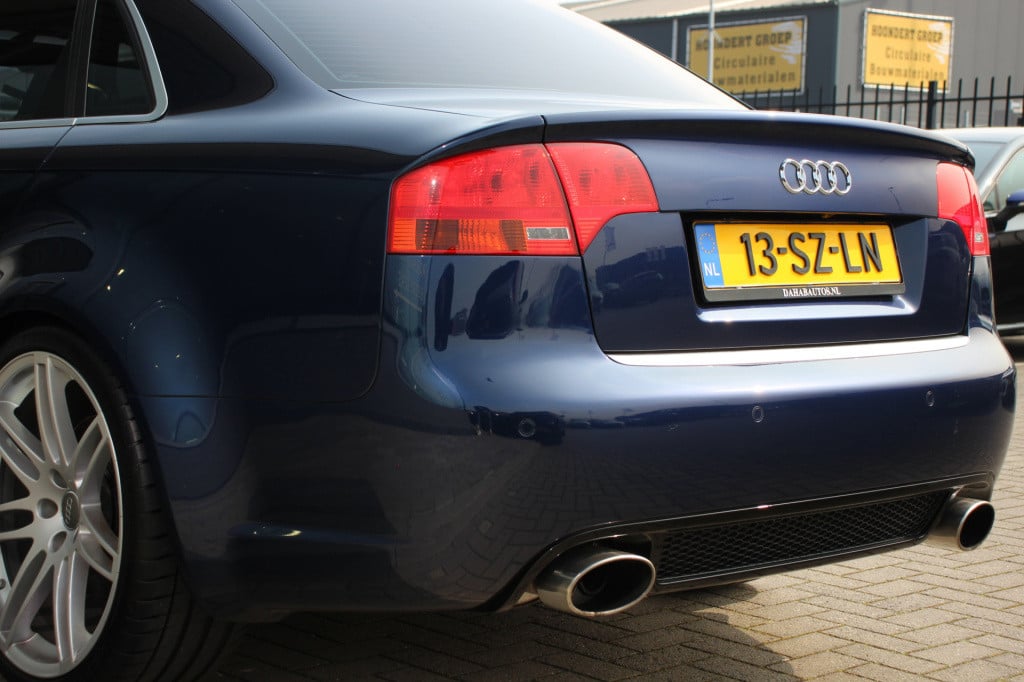 Audi A4 limousine 4.2 v8 rs4 quattro | orig nl | 2de eigenaar | kuipstoelen