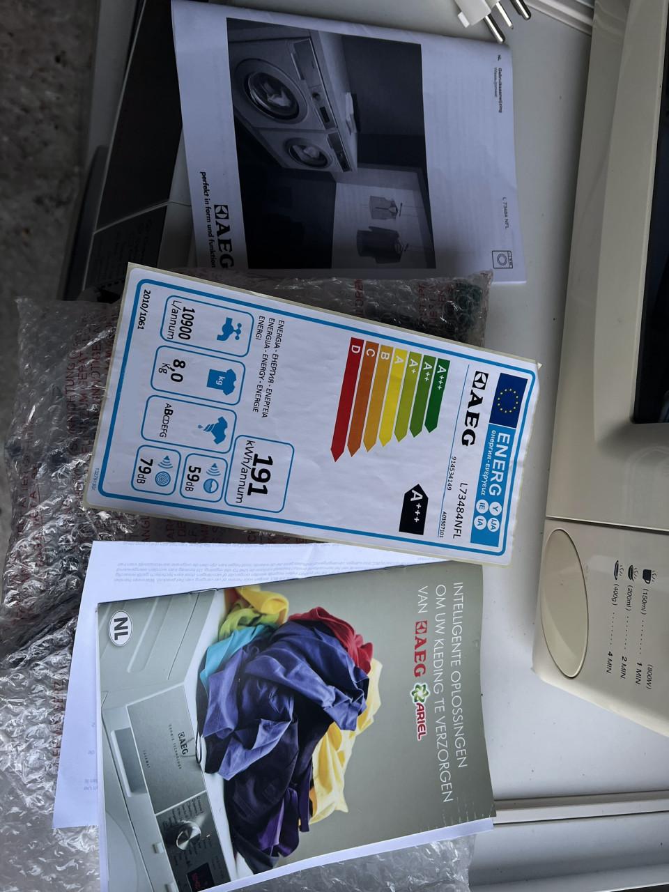 A+++ klasse AEG Wasmachine 8!kg. 1400 toren als nieuw met boekjes en bon