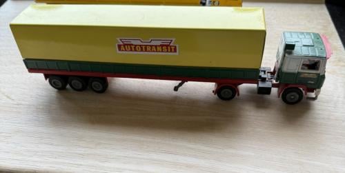 Tekno Volvo F12 trekker met 3 asser huifoplegger AUTOTRANSIT