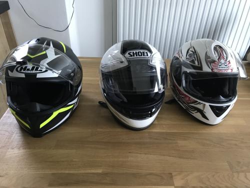 Motorhelm HJC ( nieuw)   60€, Shoei 30€, Bayard 20€