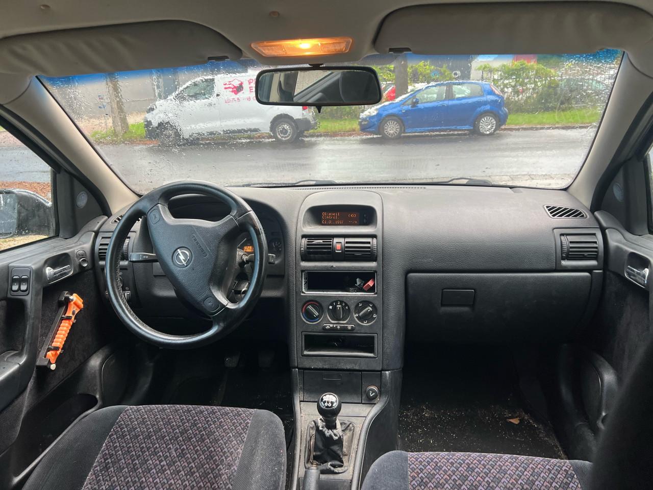 Opel Astra 1.6-16V Pearl sportlook jaar apk