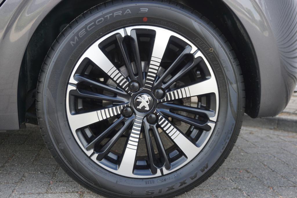 Peugeot 208 1.2 puretech tech edition climate / navi / cruise / camera / pd