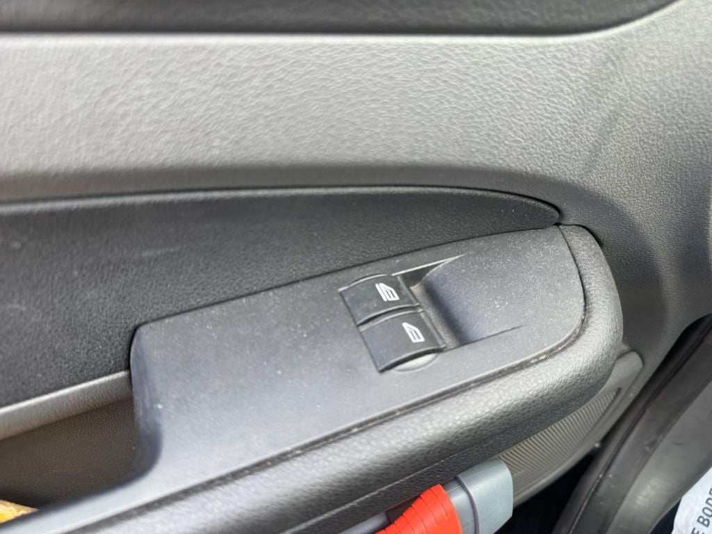 Ford Focus 1.6-16v champion/129.409 nap/apk vol jaar/airco/trekhaak