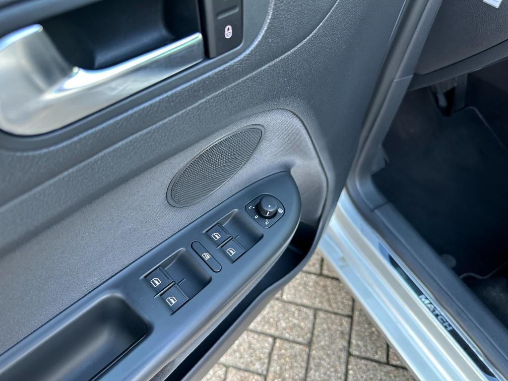 Volkswagen Golf Plus 1.2 tsi match automaat trekhaak cruise control pdc voo